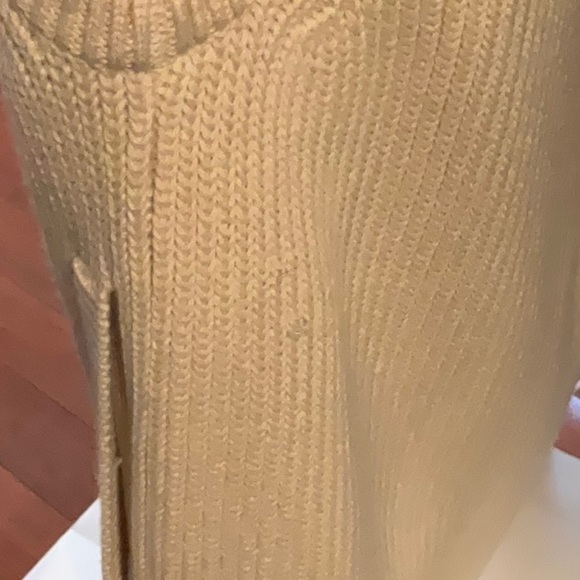 Ann Taylor reversible faux fur/sweater vest, size L - Picture 7 of 7